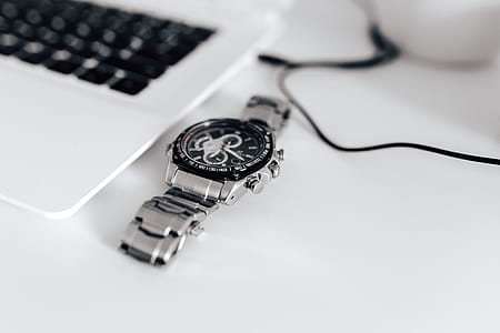 Men's Minimalist Workspace thumbnail