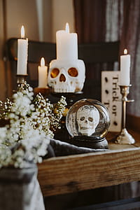 Halloween Decorations & Candles thumbnail