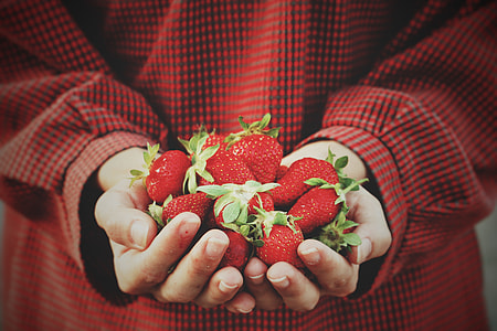 Let’s have some strawberries thumbnail