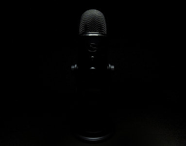 grayscale photo of condenser microphone thumbnail