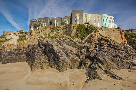 gray concrete buildingsd thumbnail