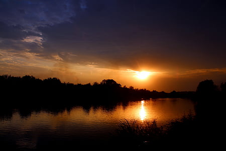 lake during sunrise thumbnail