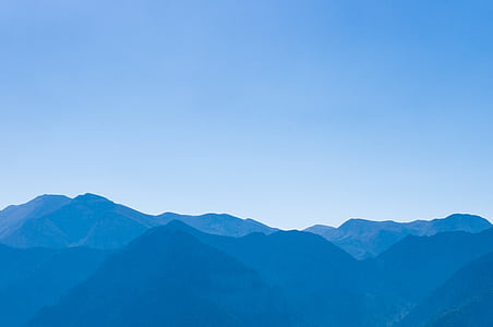 blue mountain during daytime thumbnail