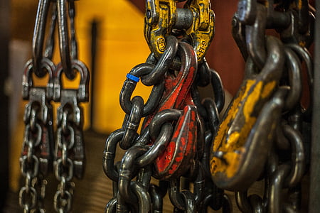 shallow focus photography of chain blocks thumbnail