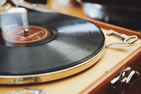 closeup photo of a turntable thumbnail
