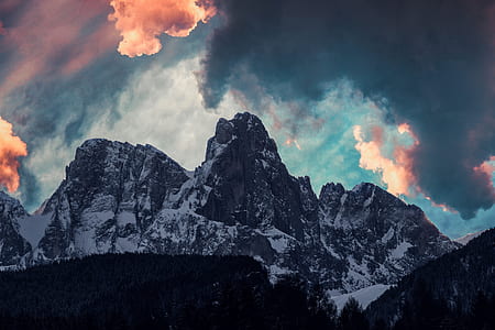 white and gray mountain thumbnail