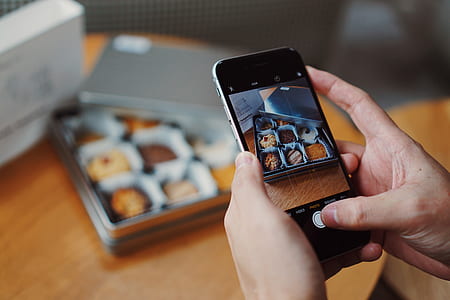 space gray iPhone 6 capturing brownies thumbnail
