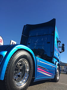 blue semi-truck thumbnail