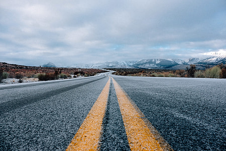 Roadway into the Mountain landscape thumbnail