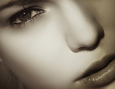 woman's face thumbnail