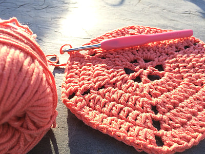 red knit mat thumbnail