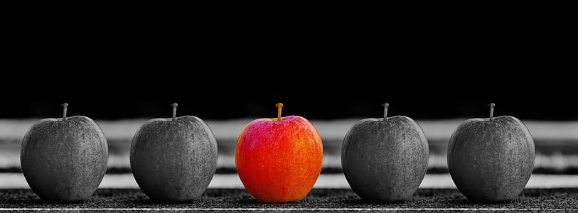 selective focus photography of 5 apples thumbnail