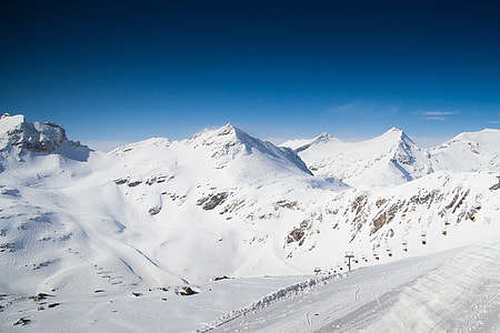 Wonderful Winter Mountain Scenery thumbnail