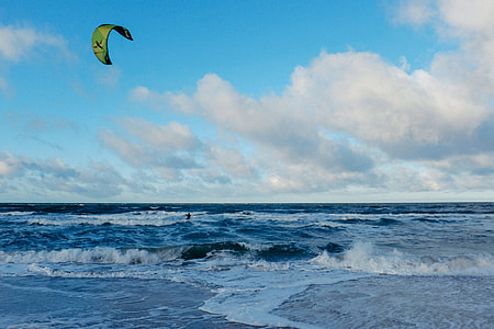 Rider surfing on the waves thumbnail