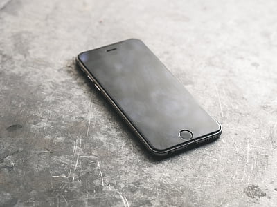 space gray iPhone 6 thumbnail