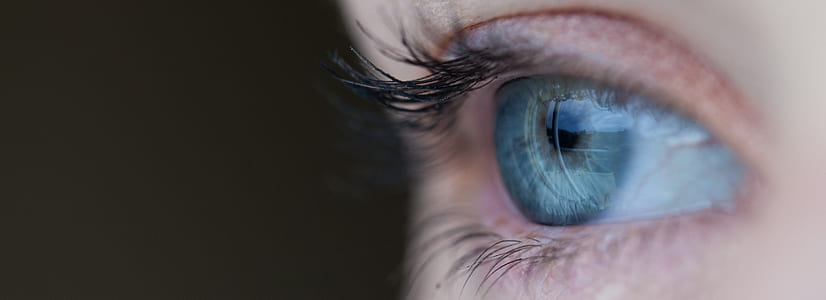 human blue eye thumbnail