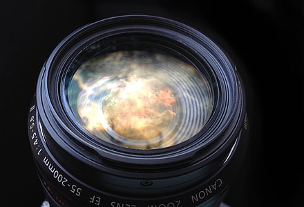 55-200 mm Canon DSLR camera lens thumbnail