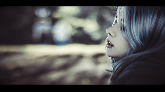 shallow focus photography of woman with ash gray hair thumbnail