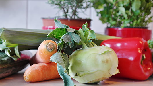 bunch of assorted vegetables thumbnail