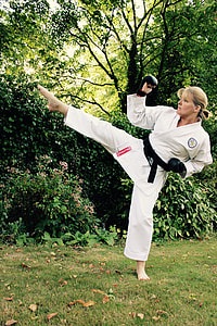 woman raising her foot thumbnail