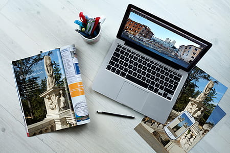 turn on MacBook Pro thumbnail