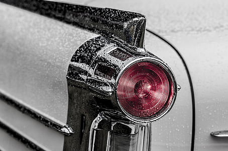 red car headlight thumbnail