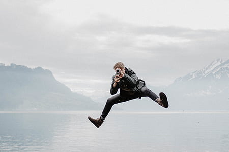 man on flight thumbnail