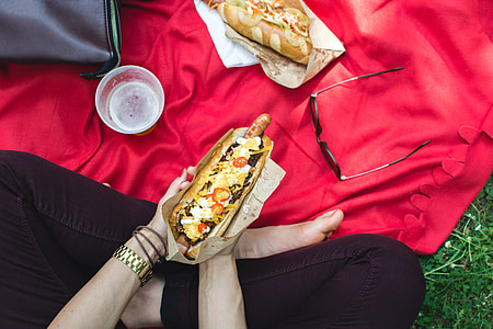 Hot dog picnic thumbnail