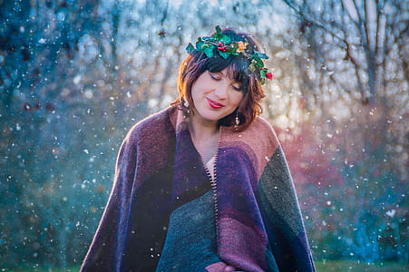 photography of woman wearing headpiece thumbnail