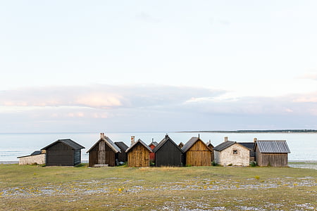 wooden cabin house thumbnail