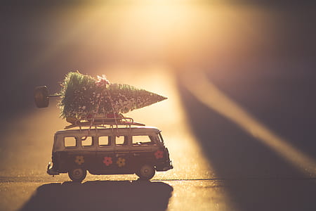 Volkswagen van carrying Christmas tree scale model thumbnail