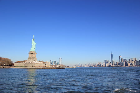Statue of Liberty during daytime thumbnail