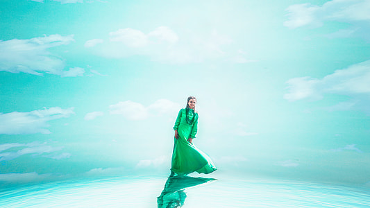 photo of woman in green dress illustration thumbnail