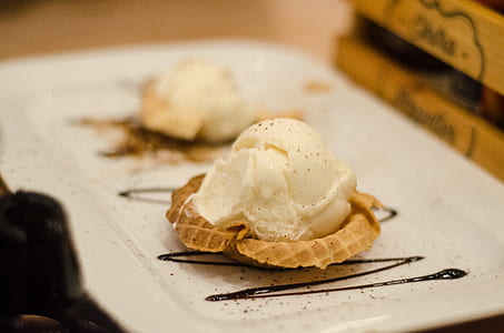 white ice cream on white tray thumbnail