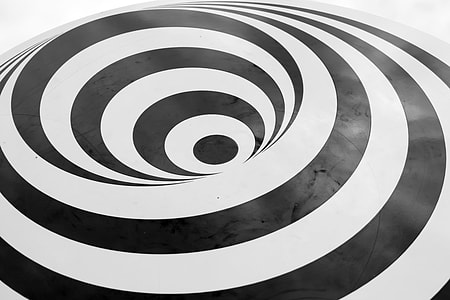 white and black spiral illusion thumbnail