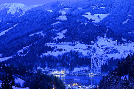 mountain covered with snow thumbnail