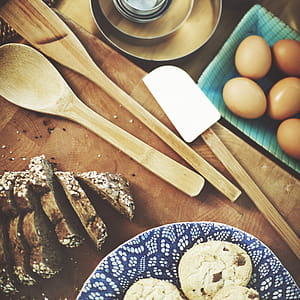 Shallow Focus Photography of Assorted Kitchen Tool thumbnail