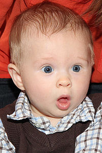 baby reacting shock thumbnail