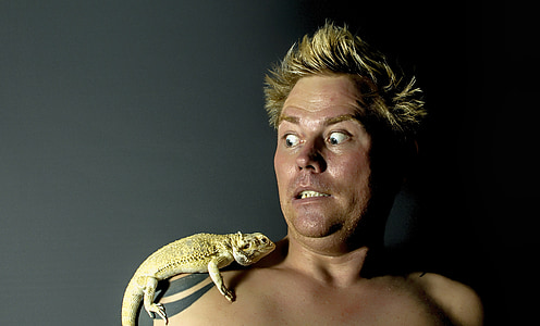 man blonde haired with brown gecko thumbnail