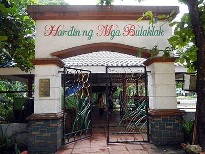 Hardin ng Mga Bulaklak gate in Quezon City, Philippines thumbnail