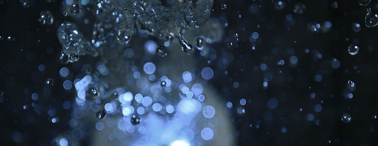 shallow focus photography of waters thumbnail