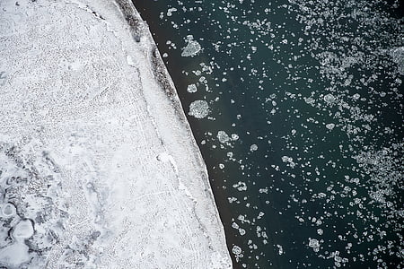 body of water facing ice berg thumbnail