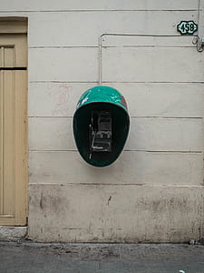 green telephone booth thumbnail