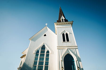 white and brown cathedral thumbnail