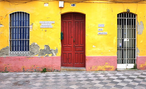 red wooden door thumbnail