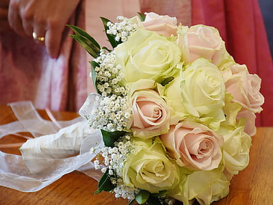 white and pink rose bouquet thumbnail