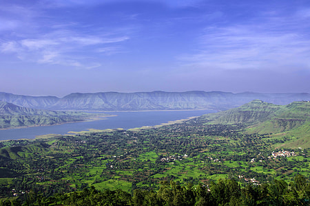 Magnificent landscape and hills with lake in Panchgani, India thumbnail