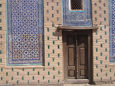 closed wooden door thumbnail