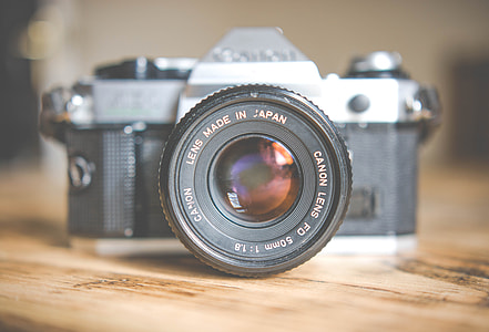black and gray camera thumbnail