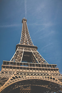 Eiffel Tower at daytime thumbnail